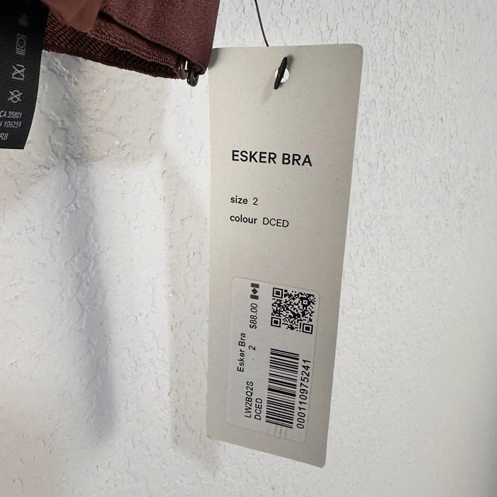 Lululemon LAB Esker Bra Sz 2‎